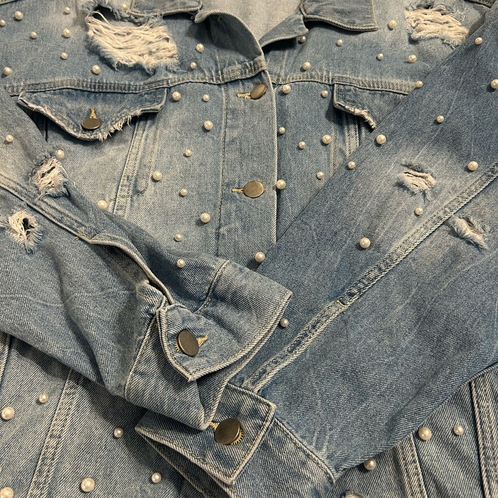 Free People Sunday Funday Pearl Studded Denim Jacket Womens Size M Distressed - Picture 10 of 11